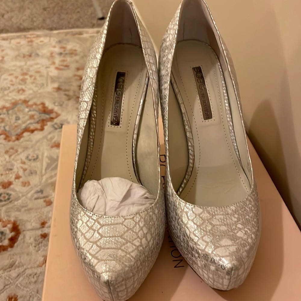 Women's high heel shoes